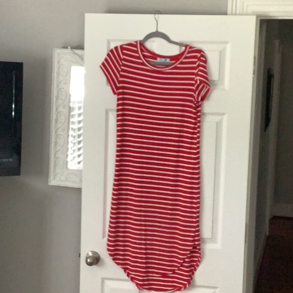 She + Sky Red and White Striped T-shirt Dress with rounded hem - Size M